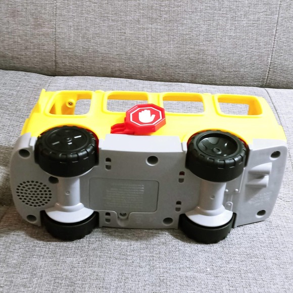Vintage Fisher Price Toy School Bus with 4 Figures Music Lights Sounds Talking - Picture 9 of 9